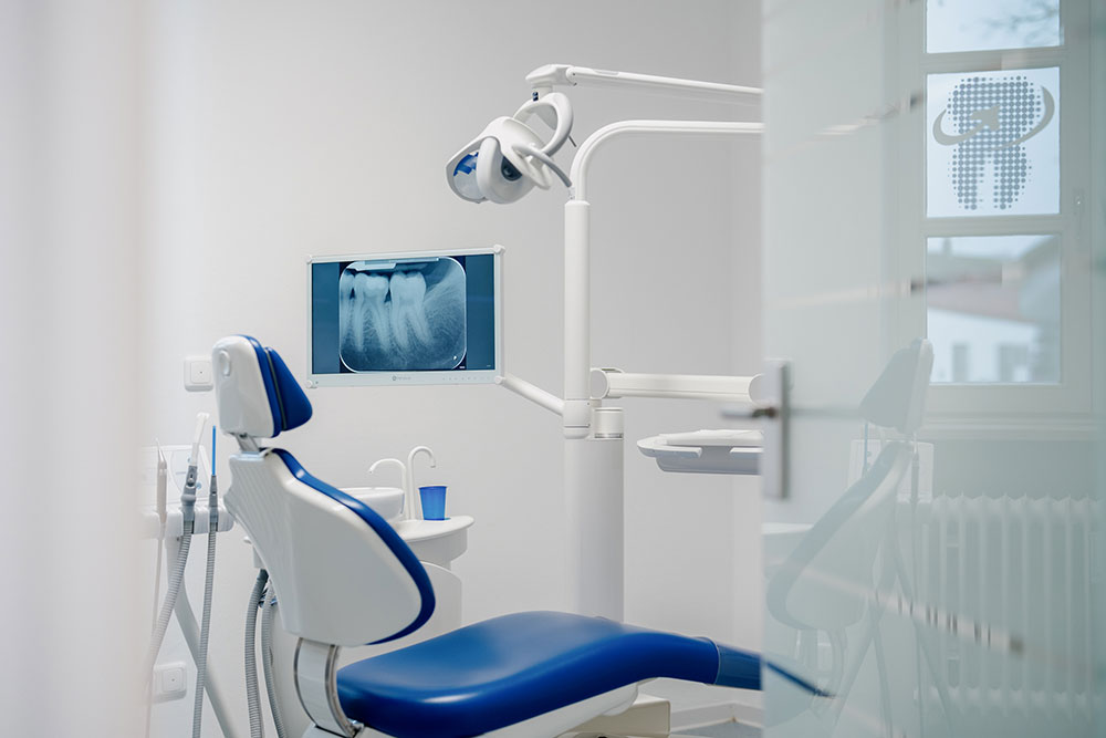 zahnarzt-holzkirchen- behandlung